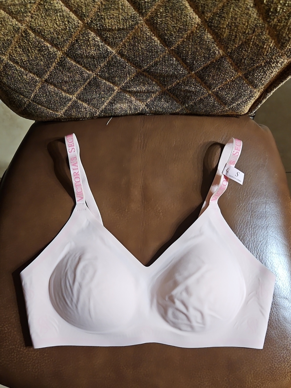 Victoria's Secret Lightly Lined Wireless Comfort Bralette Bra Seamless Padded